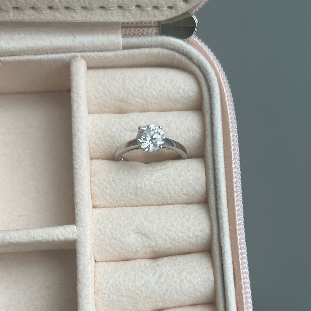 Bvlgari platinum 1.04 Ct diamond Griffe engagement ring sz 4